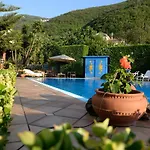 Eden 4*