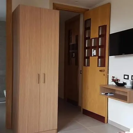 Eden Bed & Breakfast 4*